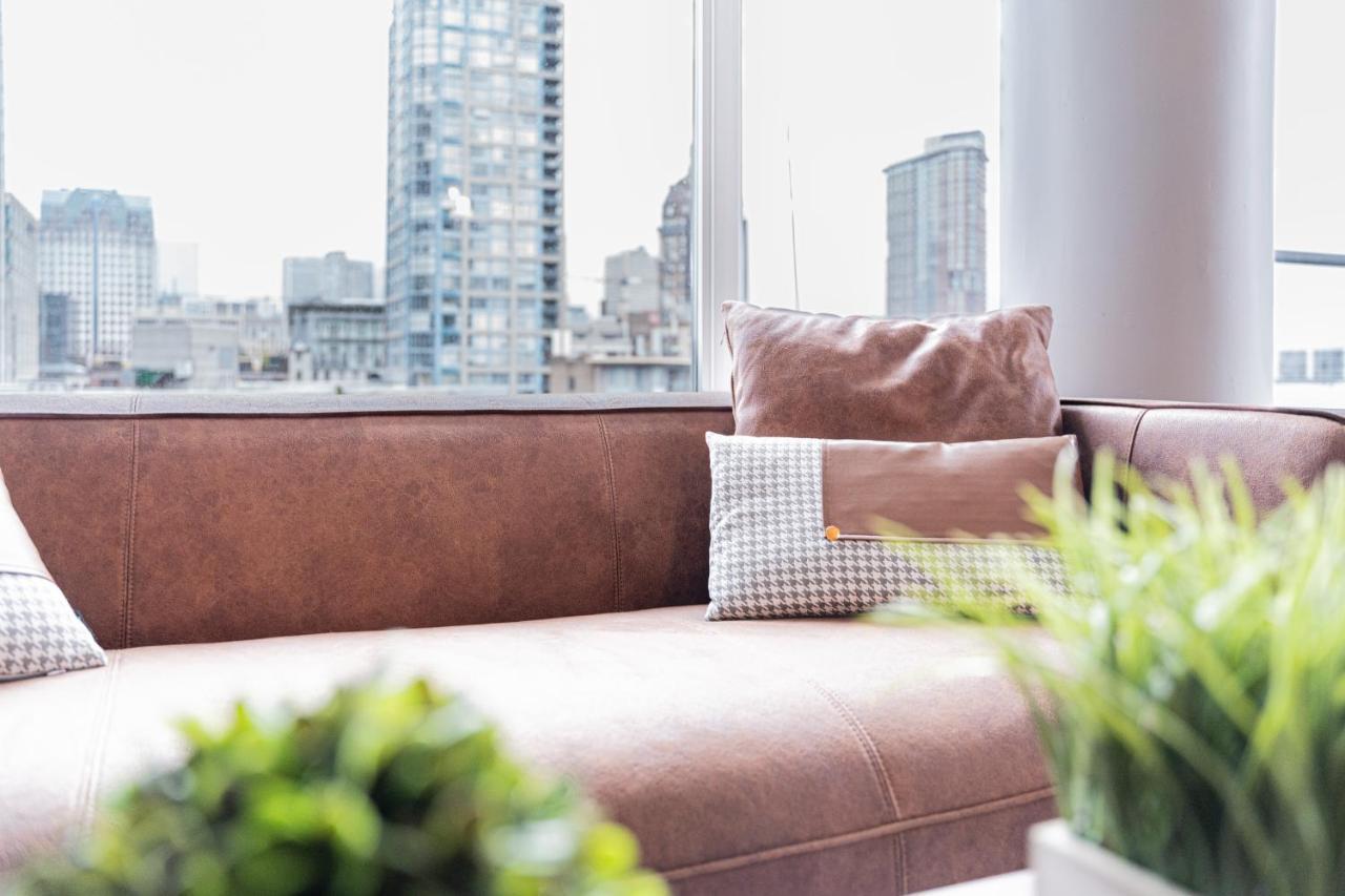 Amazing Views ! Leather Furniture ! Cozy Condo! Vancouver Buitenkant foto